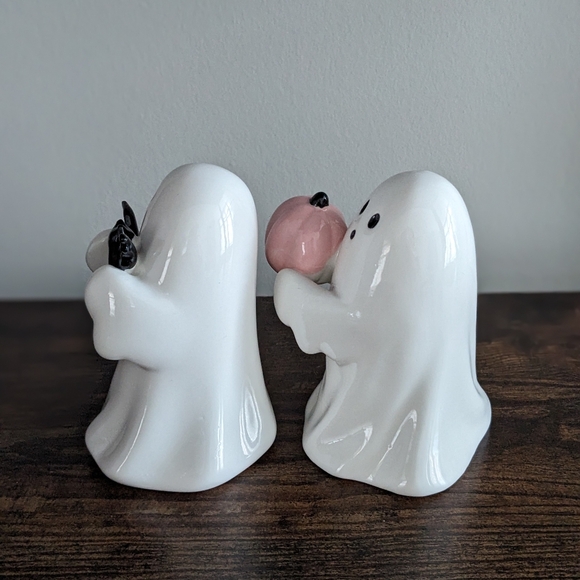 🎯 Target 👻 Bootiful Ceramic Ghost with Pink Pumpkin and Bat Halloween Decor 🎃 - Picture 3 of 6